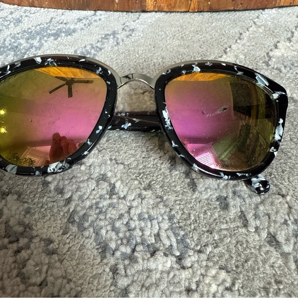 DIFF Eyewear ROSE Sunglasses Cat Eye Black White Frames Only Lenses Scratched - Picture 2 of 8